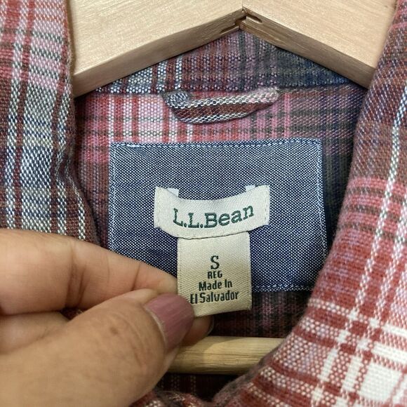L.L. Bean Shirt Womens Small Gray Red Plaid Flannel Button Up Pocket - Picture 11 of 11